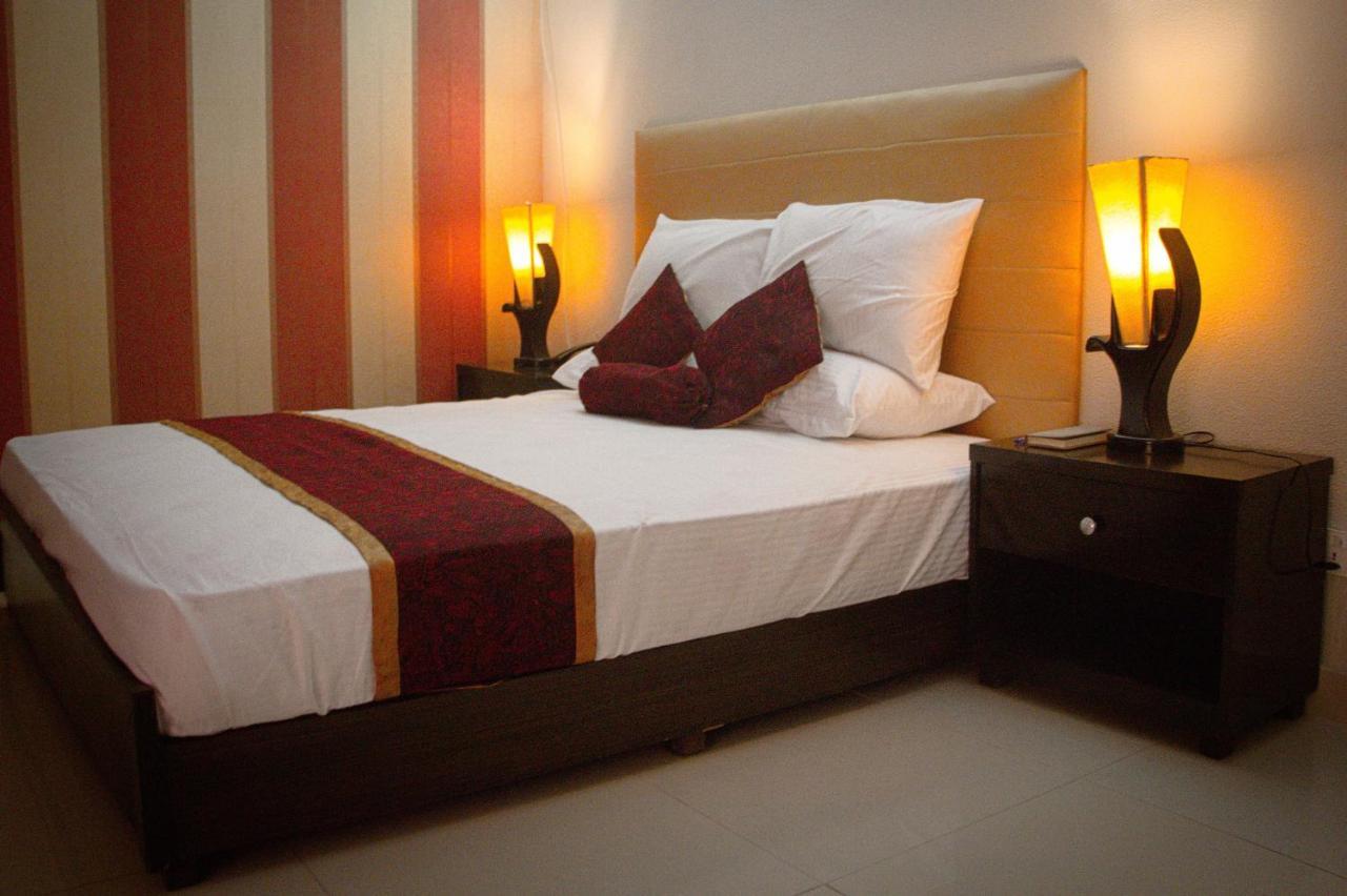 Mall View Hotel Gulberg Lahore Luaran gambar