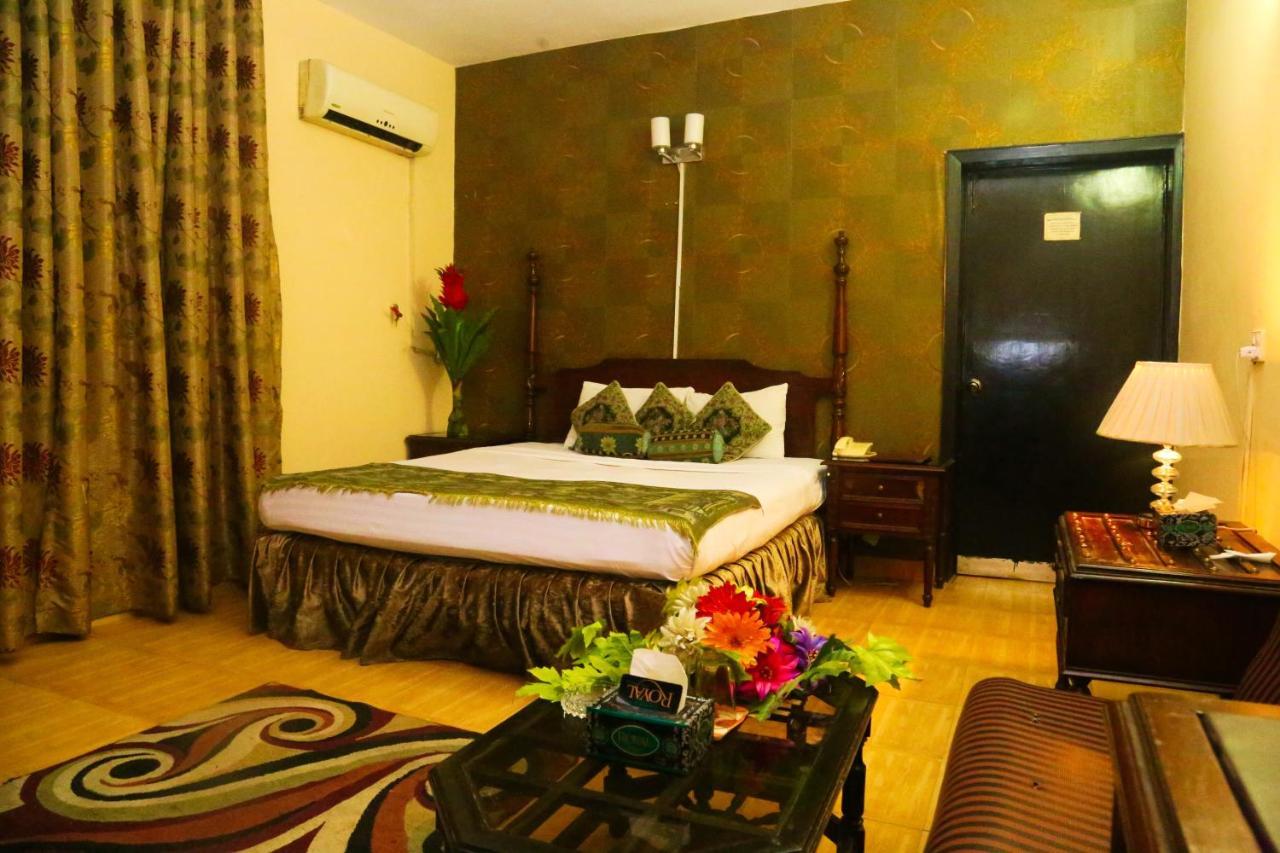 Mall View Hotel Gulberg Lahore Luaran gambar