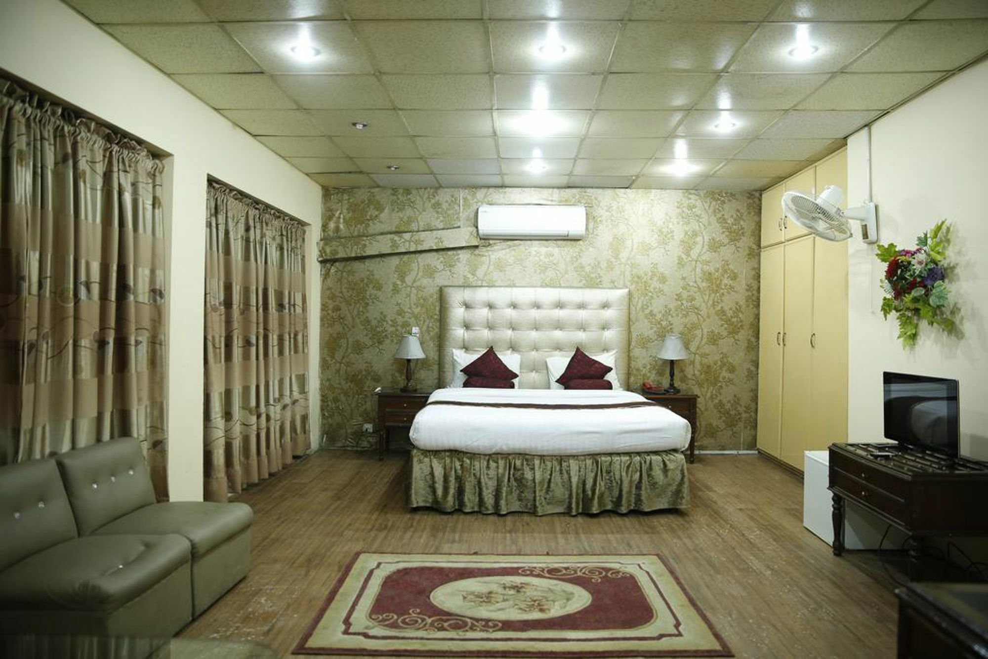 Mall View Hotel Gulberg Lahore Luaran gambar